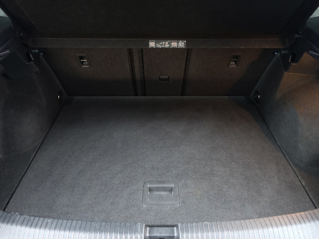 
Volkswagen T-Roc 1.0 TSI R Line- Two Tone, Carplay, Ada Cruise, Led, Park Assist, Clima, Sport Interieur vol									