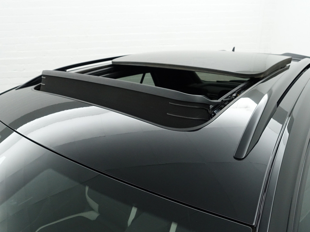 
Volkswagen T-Roc 1.5 TSI R Line+ Maxton Aut- Panoramadak, Two Tone, Carplay, Virtual Cockpit, Xenon Led Matrix, Dynamic Select vol									