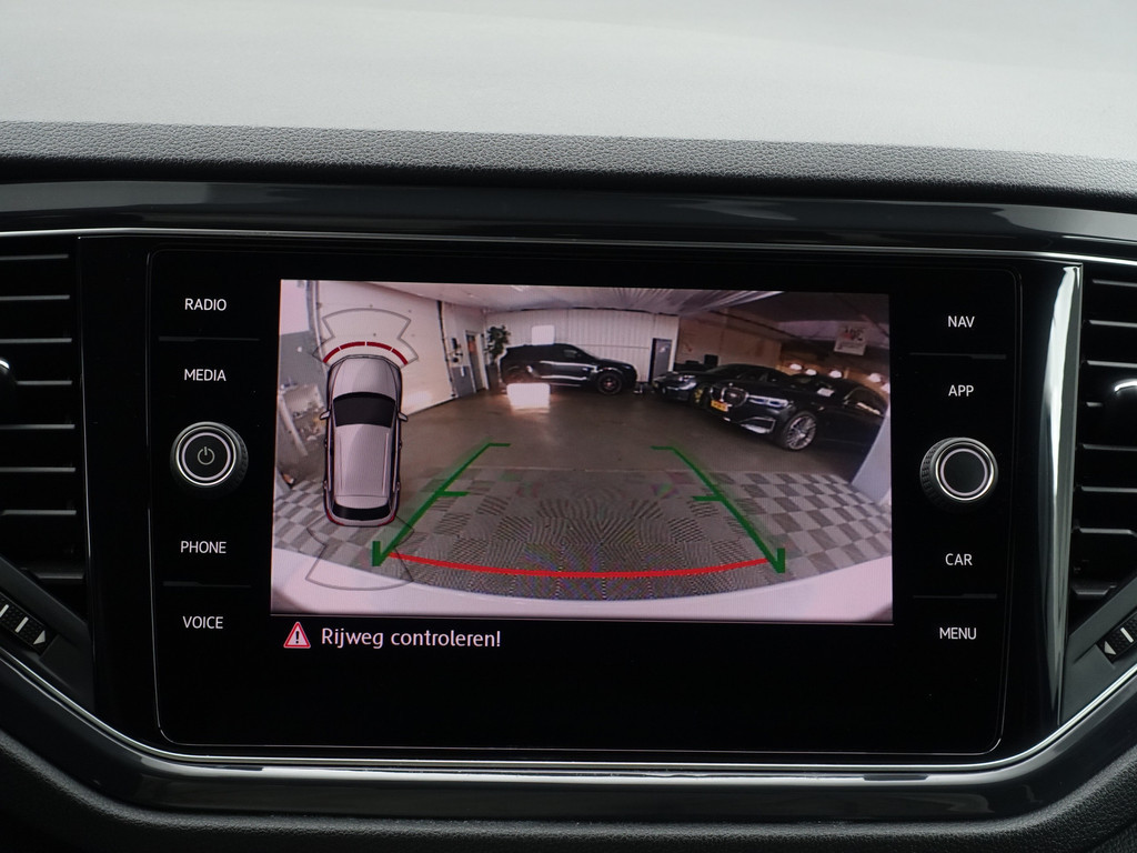 
Volkswagen T-Roc 1.5 TSI R Line+ Maxton Aut- Panoramadak, Two Tone, Carplay, Virtual Cockpit, Xenon Led Matrix, Dynamic Select vol									