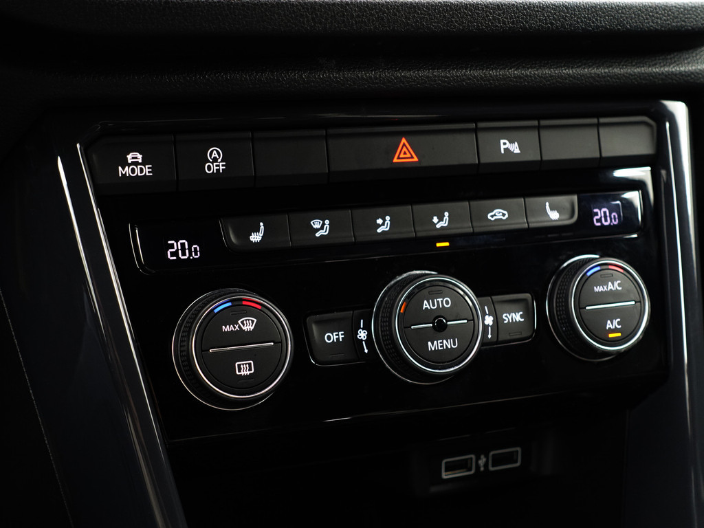 
Volkswagen T-Roc 1.5 TSI R Line+ Maxton Aut- Panoramadak, Two Tone, Carplay, Virtual Cockpit, Xenon Led Matrix, Dynamic Select vol									