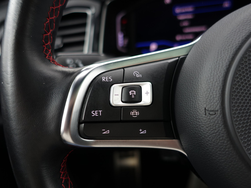 
Volkswagen T-Roc 1.5 TSI R Line+ Maxton Aut- Panoramadak, Two Tone, Carplay, Virtual Cockpit, Xenon Led Matrix, Dynamic Select vol									