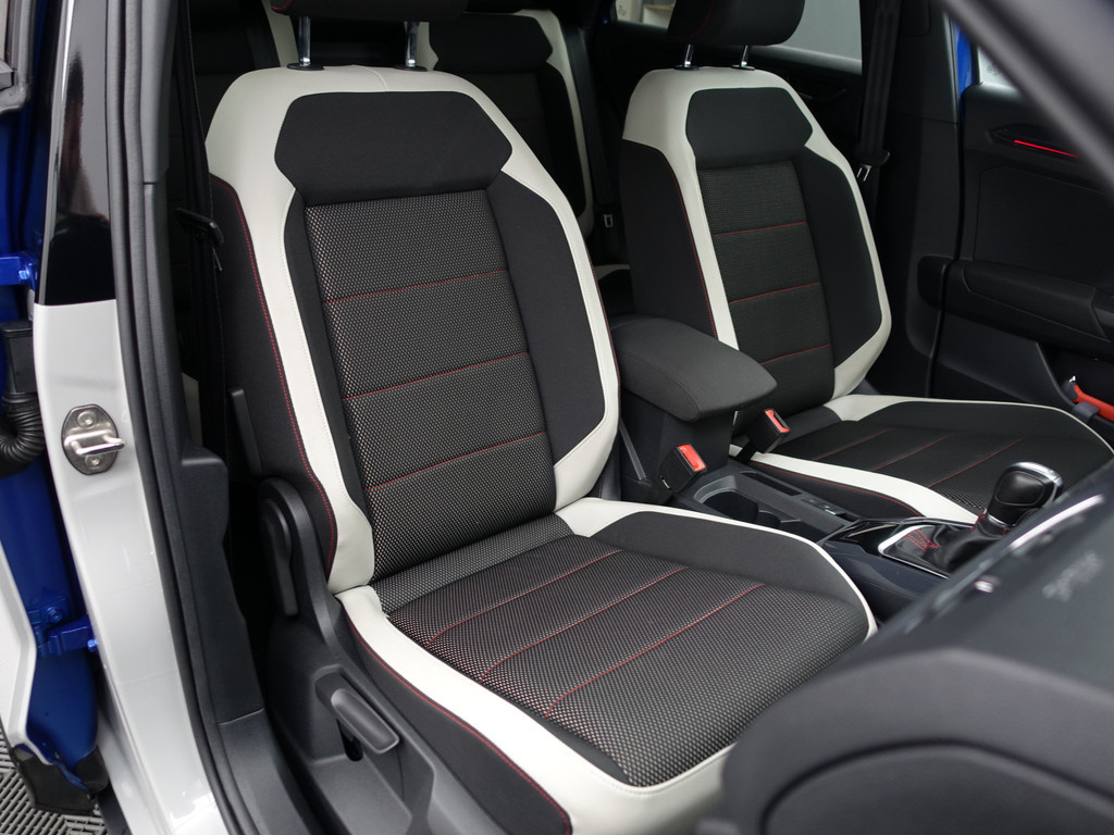 
Volkswagen T-Roc 1.5 TSI R Line+ Maxton Aut- Panoramadak, Two Tone, Carplay, Virtual Cockpit, Xenon Led Matrix, Dynamic Select vol									