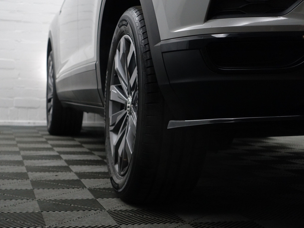 
Volkswagen T-Roc 1.5 TSI R Line+ Maxton Aut- Panoramadak, Two Tone, Carplay, Virtual Cockpit, Xenon Led Matrix, Dynamic Select vol									