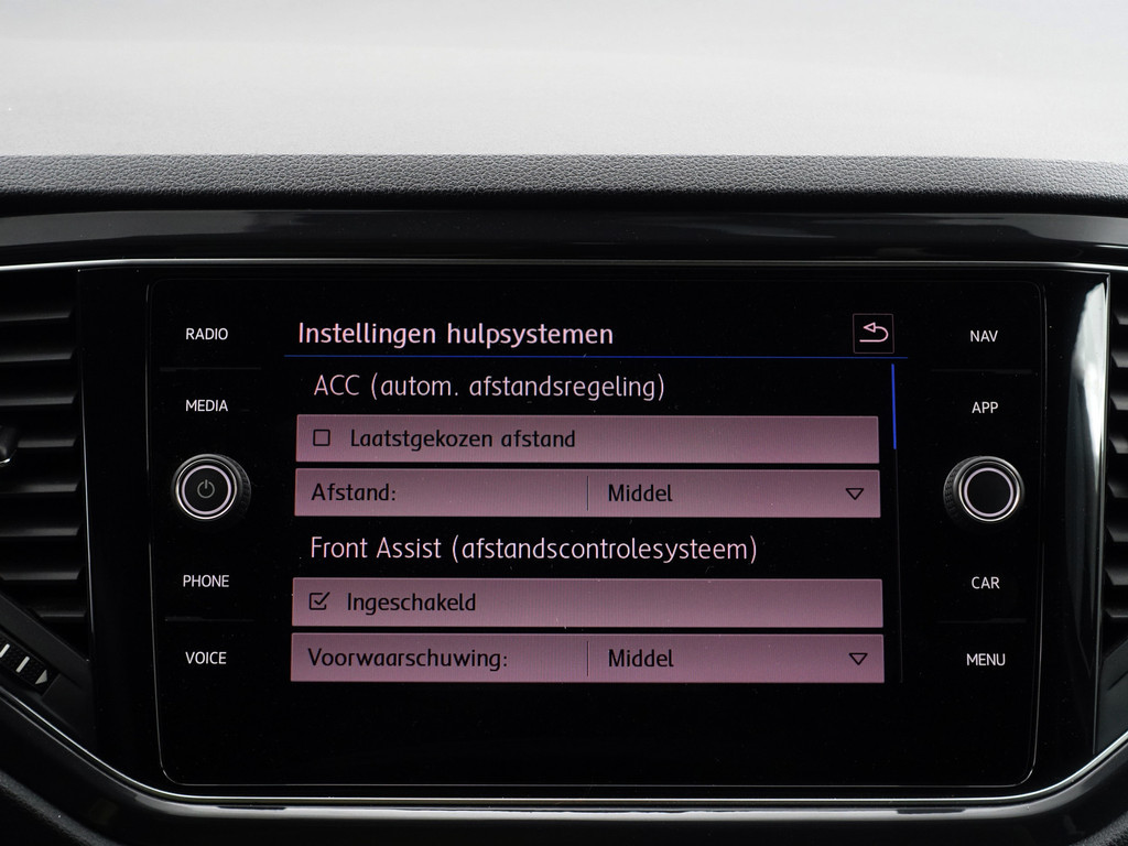 
								Volkswagen T-Roc 1.5 TSI R Line Sport Aut- Panodak, Sfeerverlichting, Ada Cruise, Dynamic Select, Carplay, Keyless, Camera vol									