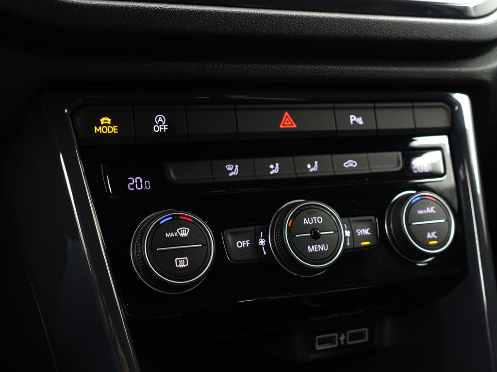 
								Volkswagen T-Roc 1.5 TSI R Line Sport Aut- Panodak, Sfeerverlichting, Ada Cruise, Dynamic Select, Carplay, Keyless, Camera vol									