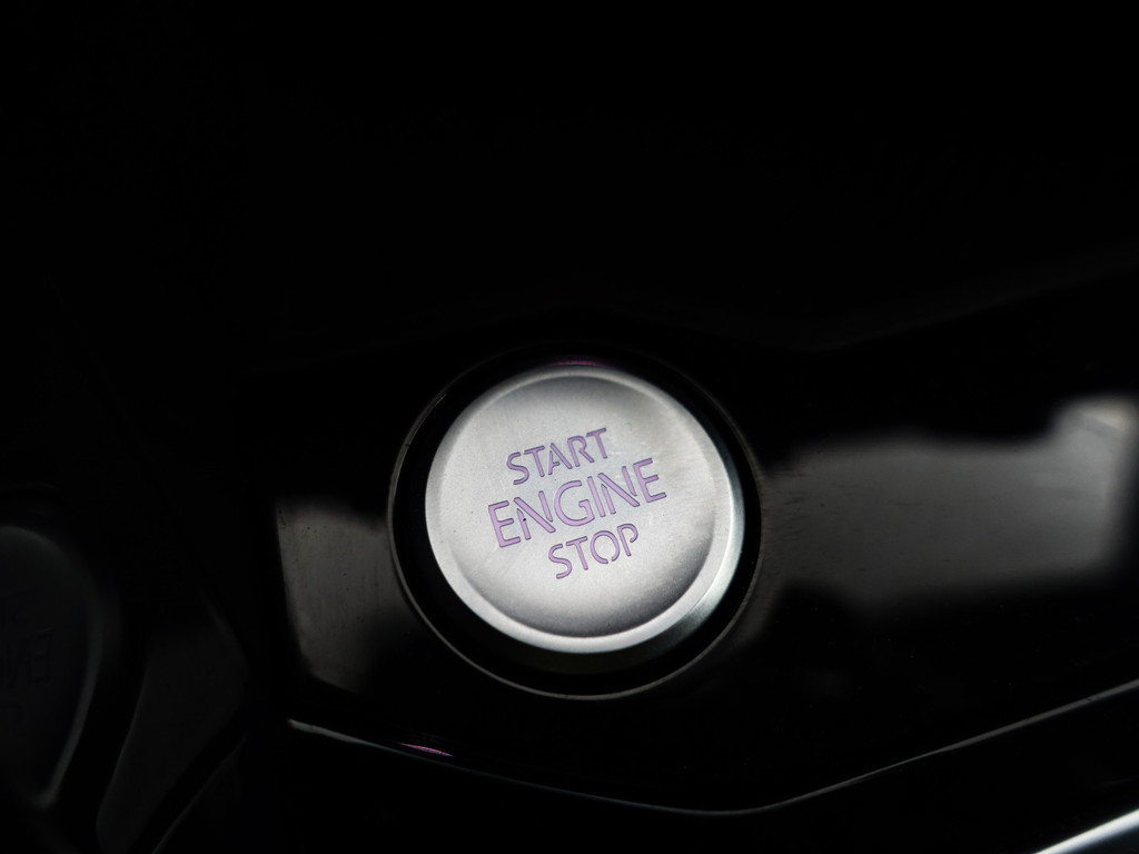 
								Volkswagen T-Roc 1.5 TSI R Line Sport Aut- Panodak, Sfeerverlichting, Ada Cruise, Dynamic Select, Carplay, Keyless, Camera vol									