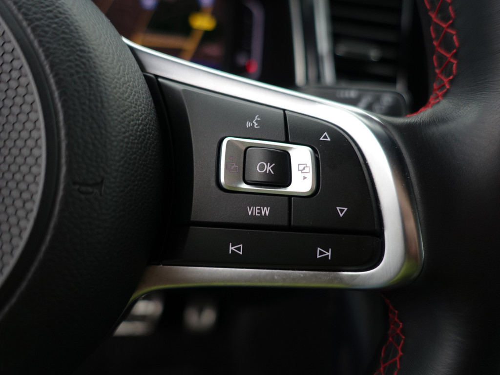 
								Volkswagen T-Roc 1.5 TSI R Line Sport Aut- Panodak, Sfeerverlichting, Ada Cruise, Dynamic Select, Carplay, Keyless, Camera vol									