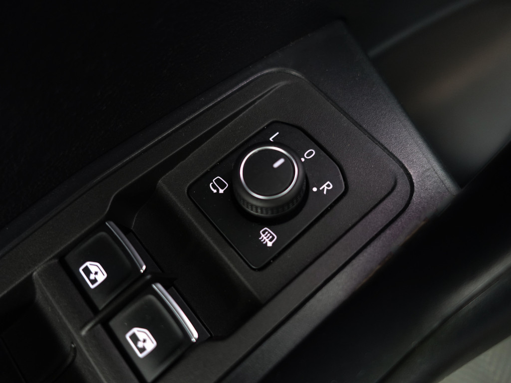 
								Volkswagen T-Roc 1.5 TSI R Line Sport Aut- Panodak, Sfeerverlichting, Ada Cruise, Dynamic Select, Carplay, Keyless, Camera vol									