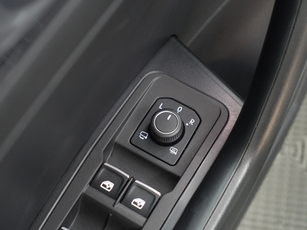 
Volkswagen T-Roc 1.5 TSI R Line+ Maxton Aut- Panoramadak, Two Tone, Carplay, Virtual Cockpit, Xenon Led Matrix, Dynamic Select vol									