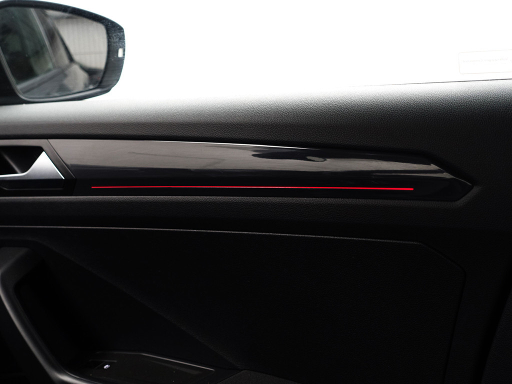 
								Volkswagen T-Roc 1.5 TSI R Line Sport Aut- Panodak, Sfeerverlichting, Ada Cruise, Dynamic Select, Carplay, Keyless, Camera vol									