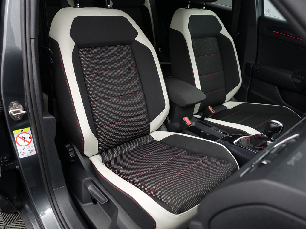 
								Volkswagen T-Roc 1.5 TSI R Line Sport Aut- Panodak, Sfeerverlichting, Ada Cruise, Dynamic Select, Carplay, Keyless, Camera vol									