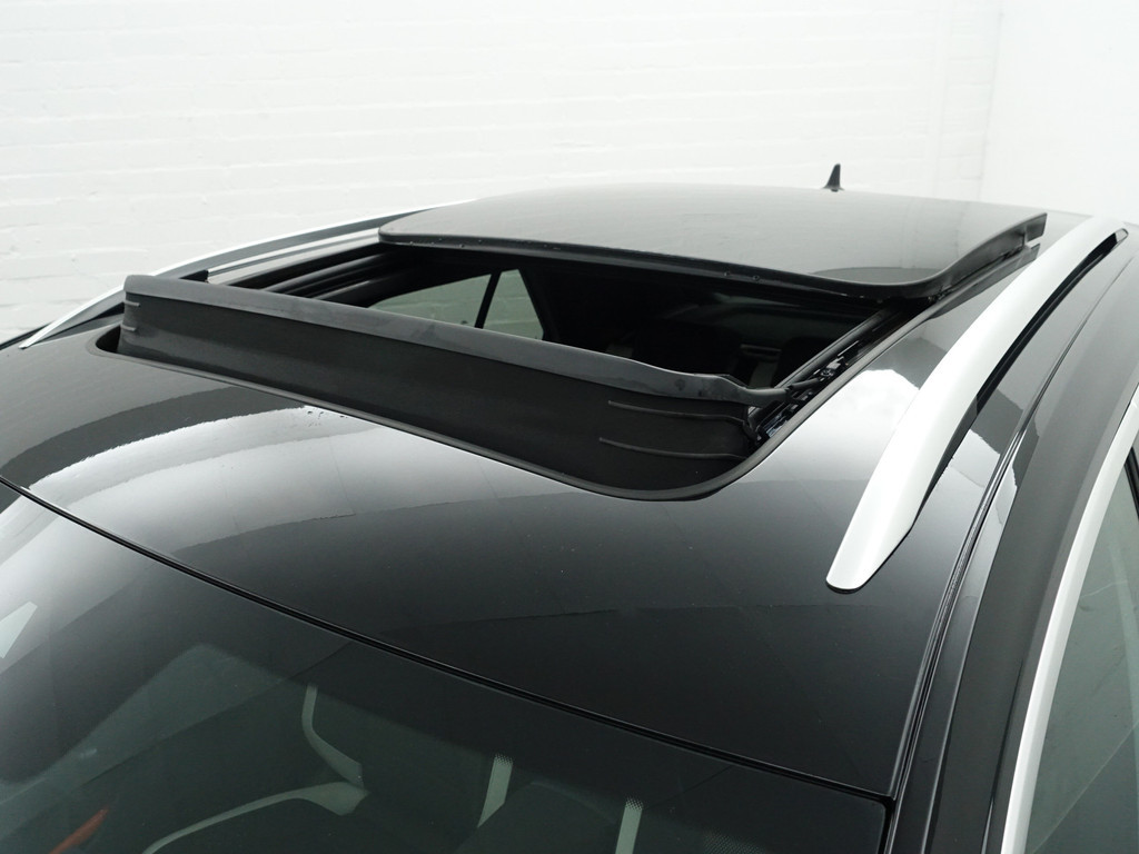 
Volkswagen T-Roc 1.5 TSI R Line Aut- Two Tone, CarPlay, Panoramadak, Dynamic Select, Xenon Led, Sfeerverlichting, Ada Cruise vol									