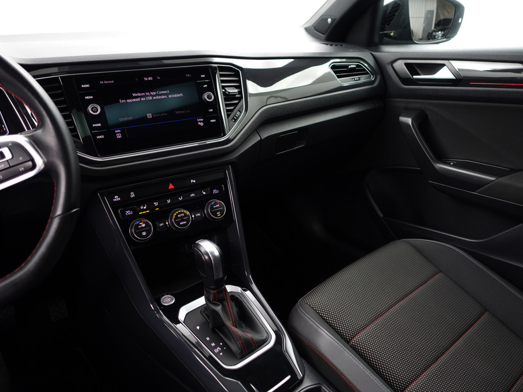 
Volkswagen T-Roc 1.5 TSI R Line Aut+ Panoramadak, Stuur/Stoelverwarming, Carplay, Keyless, Beats Audio, Sfeerverlichting vol									