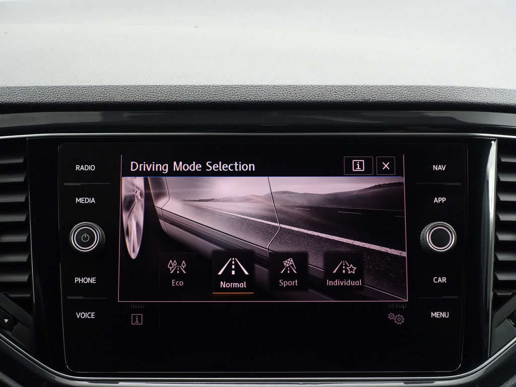 
Volkswagen T-Roc 1.5 TSI R Line Aut- Two Tone, CarPlay, Panoramadak, Dynamic Select, Xenon Led, Sfeerverlichting, Ada Cruise vol									