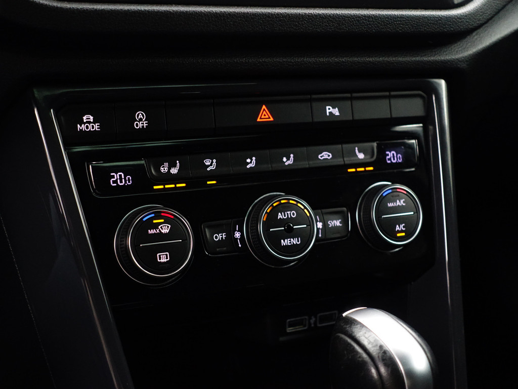 
Volkswagen T-Roc 1.5 TSI R Line Aut+ Panoramadak, Stuur/Stoelverwarming, Carplay, Keyless, Beats Audio, Sfeerverlichting vol									