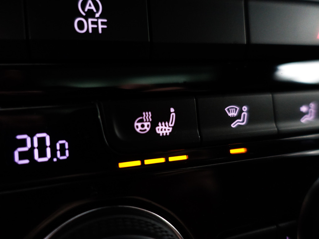 
Volkswagen T-Roc 1.5 TSI R Line Aut+ Panoramadak, Stuur/Stoelverwarming, Carplay, Keyless, Beats Audio, Sfeerverlichting vol									