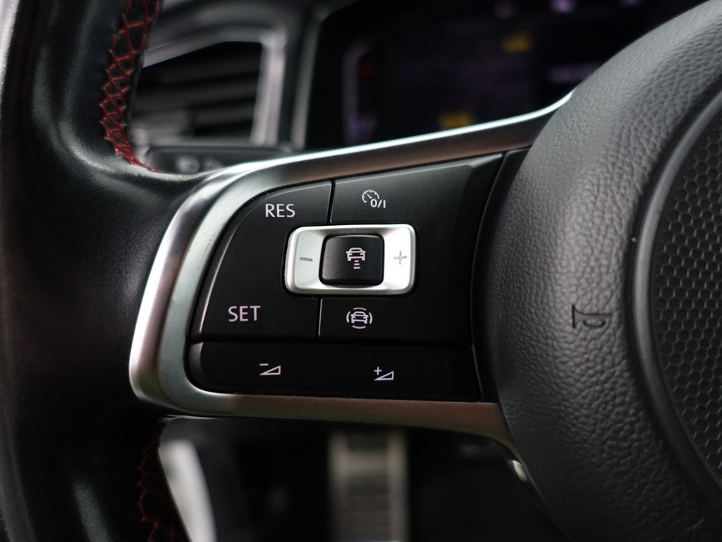 
Volkswagen T-Roc 1.5 TSI R Line Aut- Two Tone, CarPlay, Panoramadak, Dynamic Select, Xenon Led, Sfeerverlichting, Ada Cruise vol									