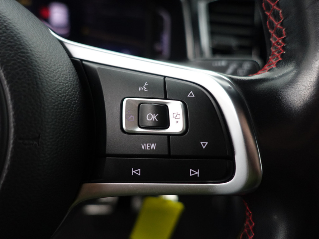 
Volkswagen T-Roc 1.5 TSI R Line Aut- Two Tone, CarPlay, Panoramadak, Dynamic Select, Xenon Led, Sfeerverlichting, Ada Cruise vol									