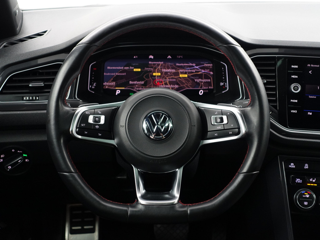 
Volkswagen T-Roc 1.5 TSI R Line Aut+ Panoramadak, Stuur/Stoelverwarming, Carplay, Keyless, Beats Audio, Sfeerverlichting vol									