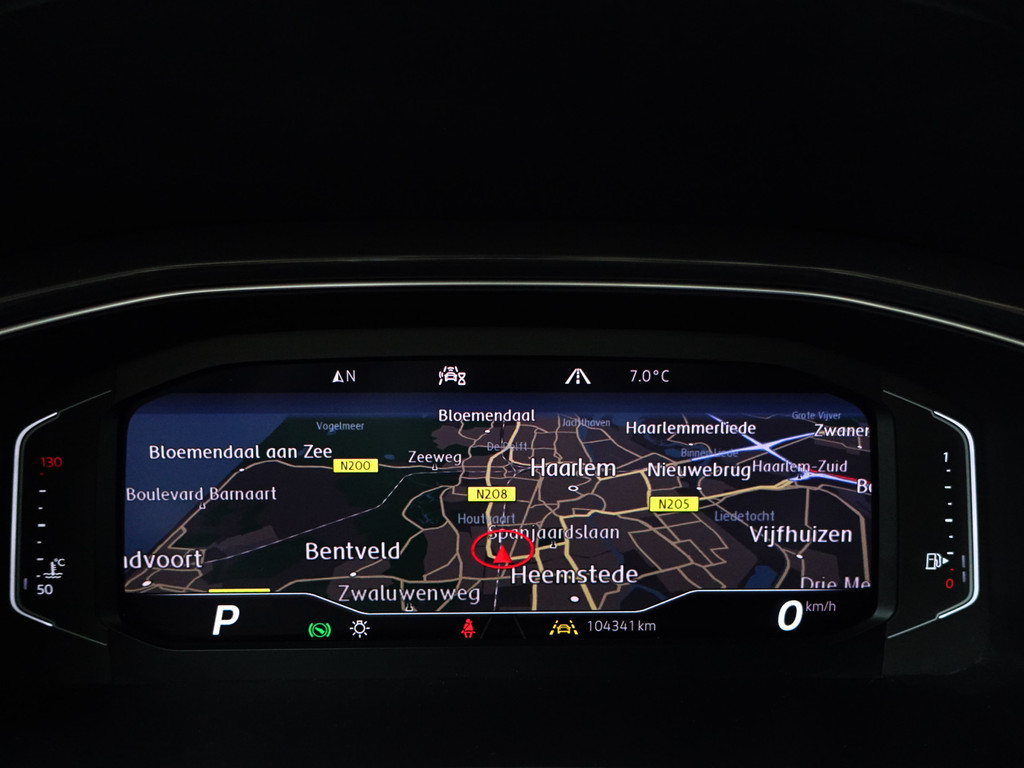 
Volkswagen T-Roc 1.5 TSI R Line Aut+ Panoramadak, Stuur/Stoelverwarming, Carplay, Keyless, Beats Audio, Sfeerverlichting vol									