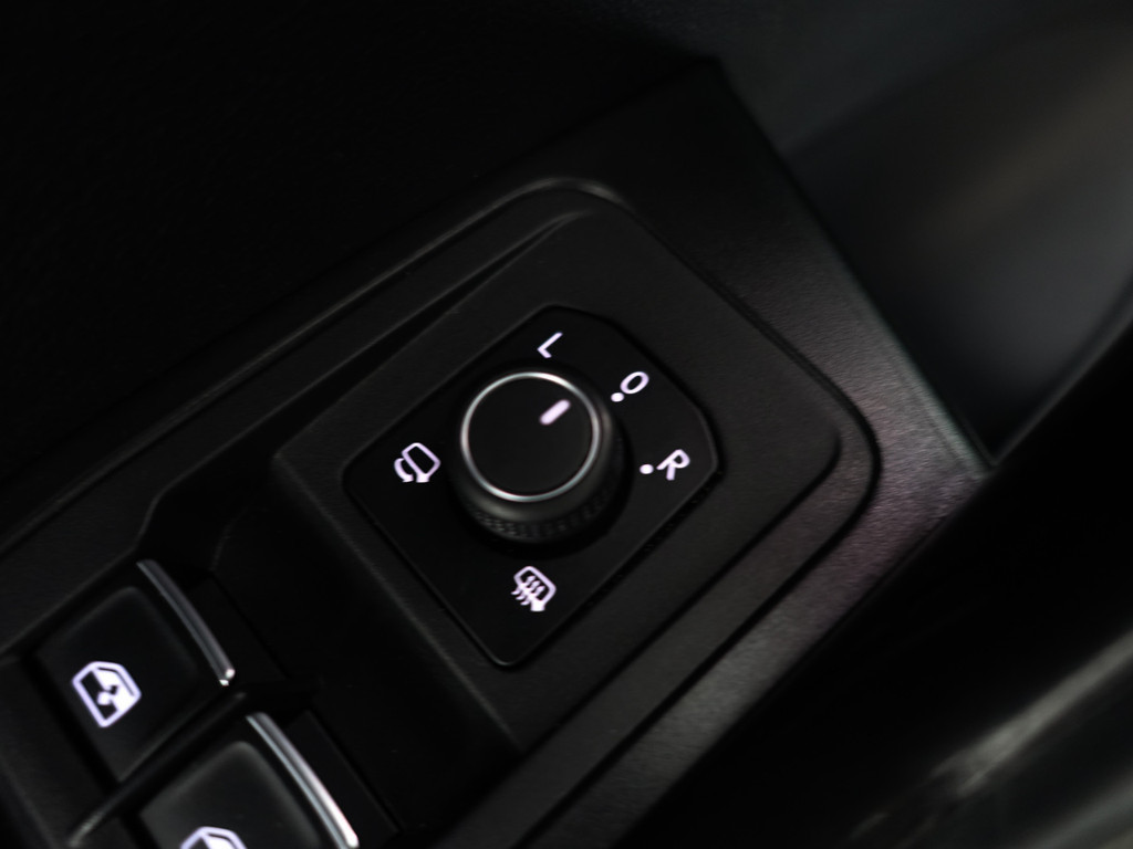 
Volkswagen T-Roc 1.5 TSI R Line Aut- Two Tone, CarPlay, Panoramadak, Dynamic Select, Xenon Led, Sfeerverlichting, Ada Cruise vol									