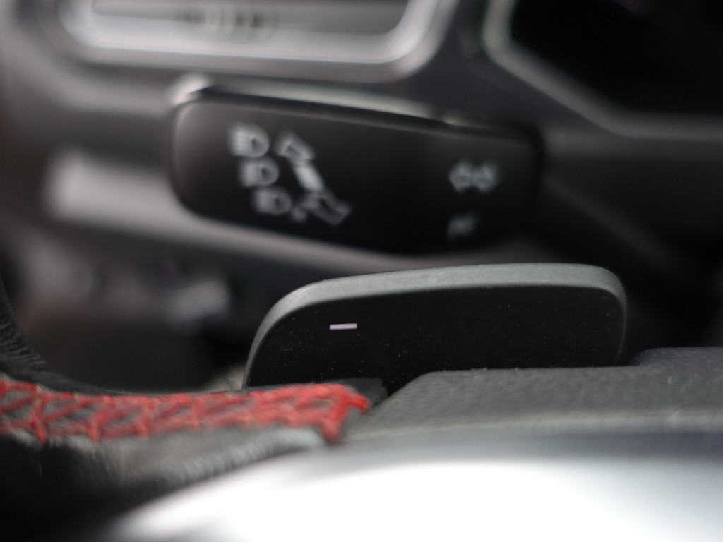 
Volkswagen T-Roc 1.5 TSI R Line Aut+ Panoramadak, Stuur/Stoelverwarming, Carplay, Keyless, Beats Audio, Sfeerverlichting vol									