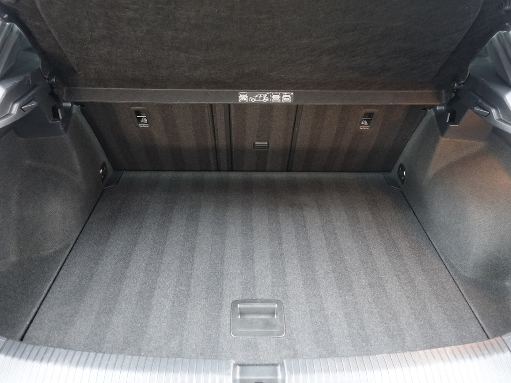 
Volkswagen T-Roc 1.5 TSI R Line Aut+ Panoramadak, Stuur/Stoelverwarming, Carplay, Keyless, Beats Audio, Sfeerverlichting vol									