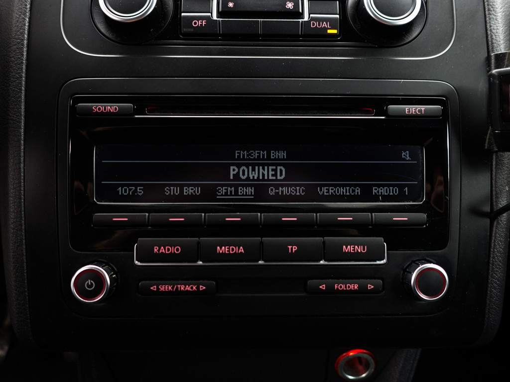 
Volkswagen Touran 1.2 TSI Highline Bluemotion- 7 Pers, Park Assist, Cruise, Clima, Family Pack, Privacy Glass vol									