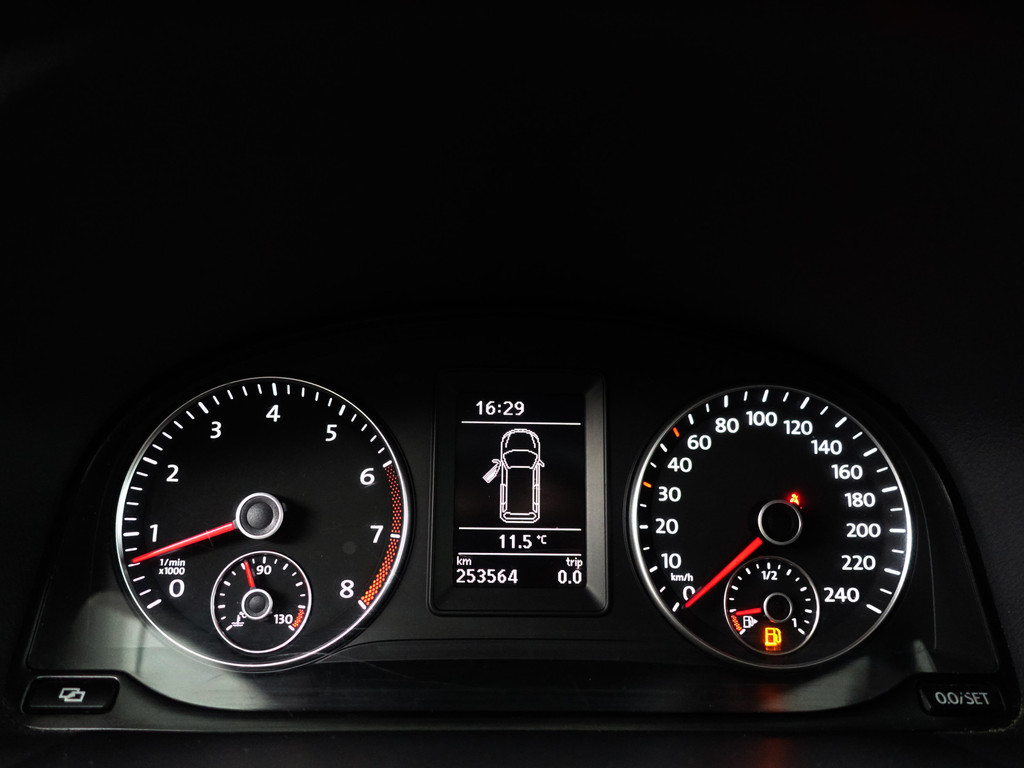 
Volkswagen Touran 1.2 TSI Highline Bluemotion- 7 Pers, Park Assist, Cruise, Clima, Family Pack, Privacy Glass vol									