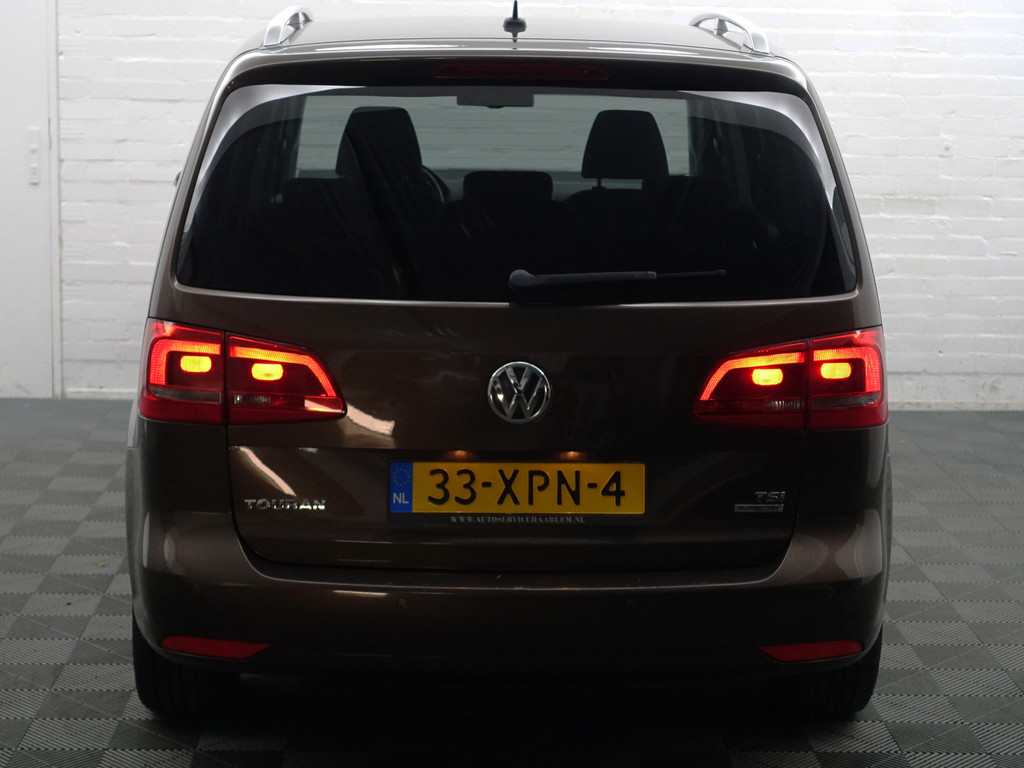 
Volkswagen Touran 1.2 TSI Highline Bluemotion- 7 Pers, Park Assist, Cruise, Clima, Family Pack, Privacy Glass vol									