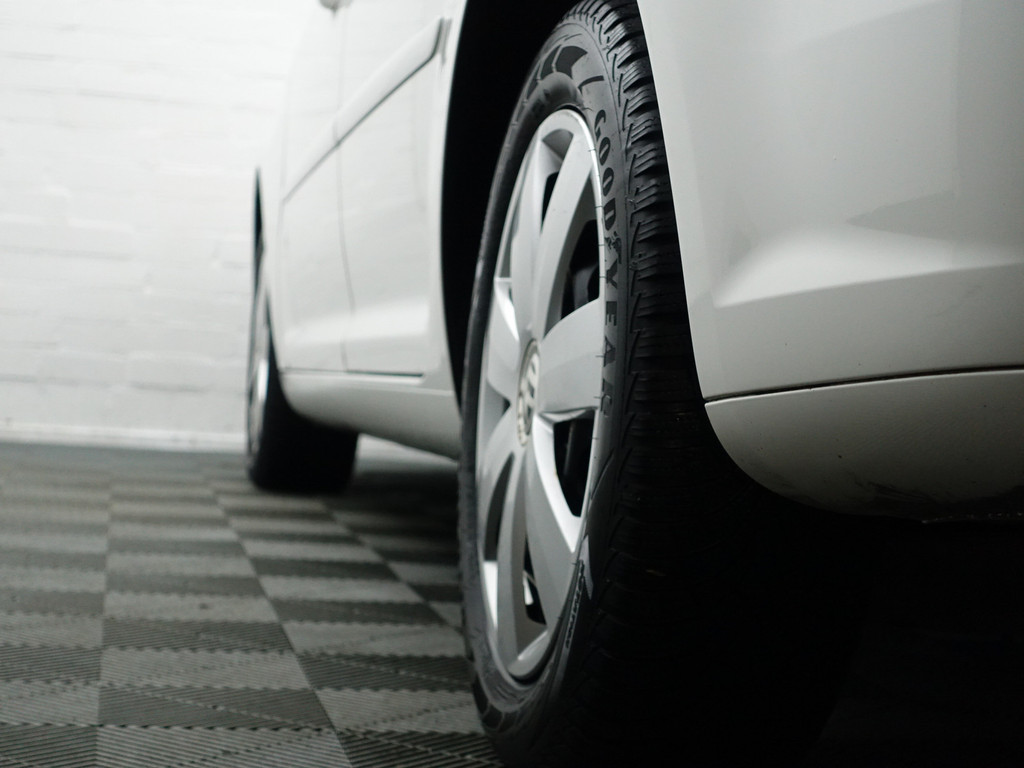 
Volkswagen Touran 1.2 TSI Comfortline BlueMotion- 7 Pers, Park Assist, Clima, Cruise, Trekhaak, Privacy Glass vol									