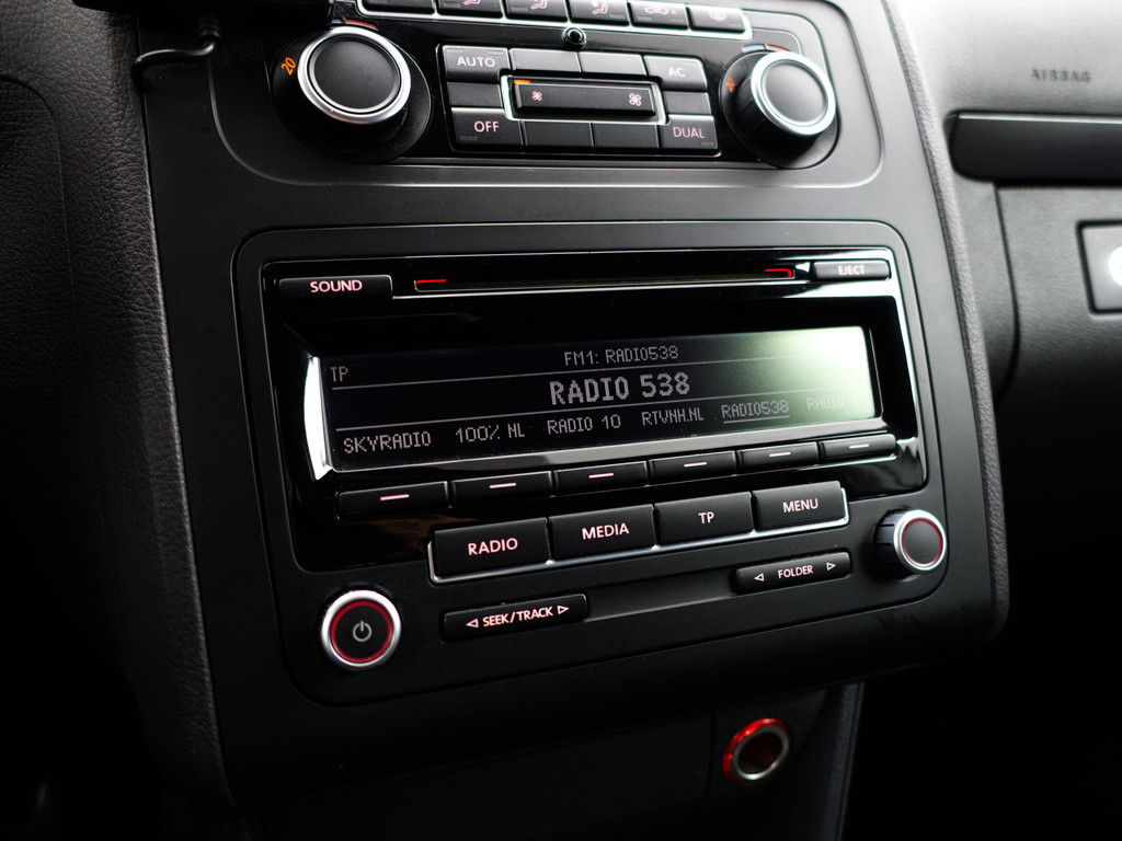 
Volkswagen Touran 1.2 TSI Comfortline BlueMotion- 7 Pers, Park Assist, Clima, Cruise, Trekhaak, Privacy Glass vol									