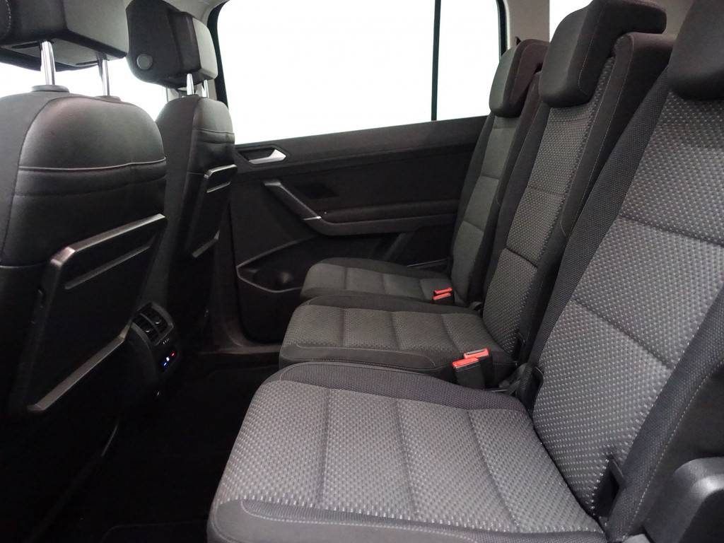 
Volkswagen Touran 1.2 TSI Highline- 7 Pers, Carplay, Park Assist, Navi, Clima, Cruise vol									