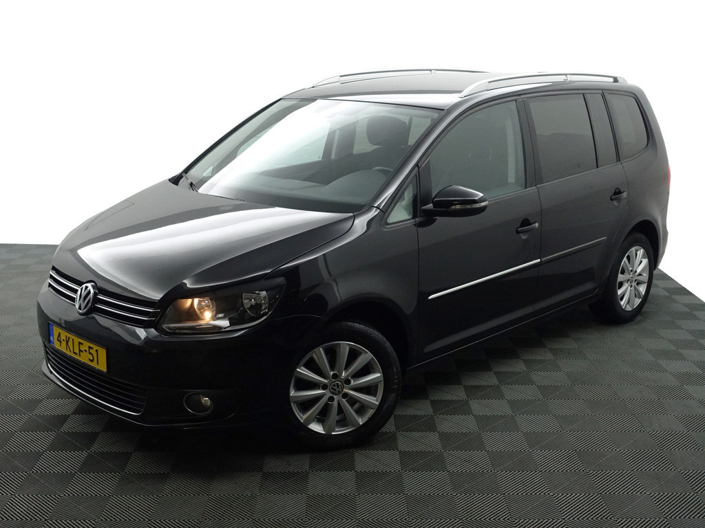 
Volkswagen Touran 1.2 TSI Highline BlueMotion- Park Assist, Navi, Alcantara Interieur, Trekhaak, Cruise, Clima vol									