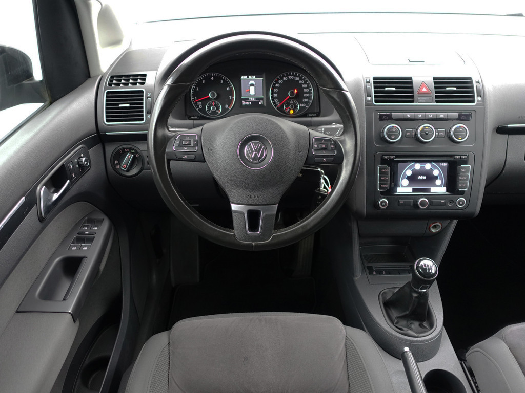 
Volkswagen Touran 1.2 TSI Highline BlueMotion- Park Assist, Navi, Alcantara Interieur, Trekhaak, Cruise, Clima vol									