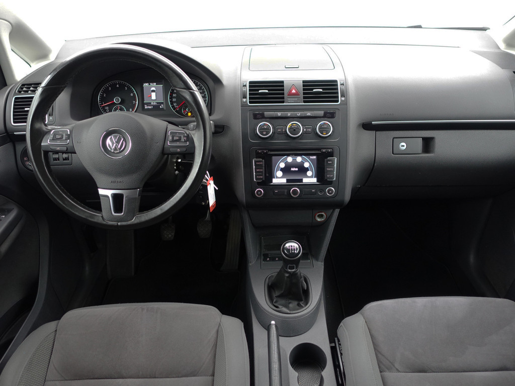 
Volkswagen Touran 1.2 TSI Highline BlueMotion- Park Assist, Navi, Alcantara Interieur, Trekhaak, Cruise, Clima vol									