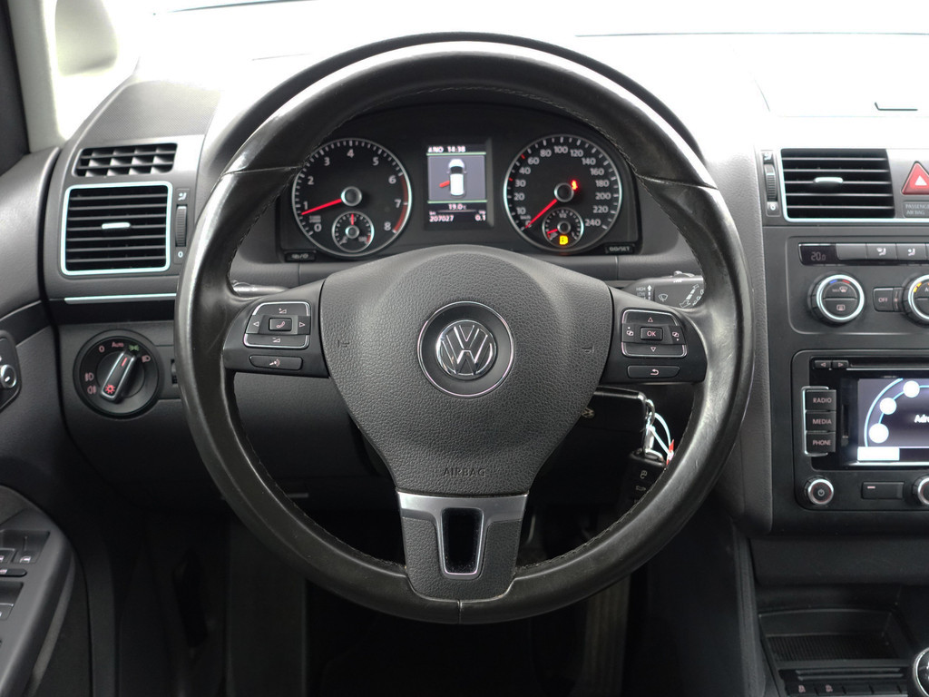 
Volkswagen Touran 1.2 TSI Highline BlueMotion- Park Assist, Navi, Alcantara Interieur, Trekhaak, Cruise, Clima vol									