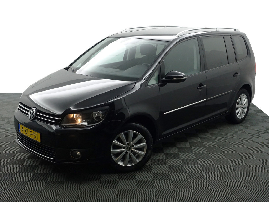 
Volkswagen Touran 1.2 TSI Highline BlueMotion- Park Assist, Navi, Alcantara Interieur, Trekhaak, Cruise, Clima vol									