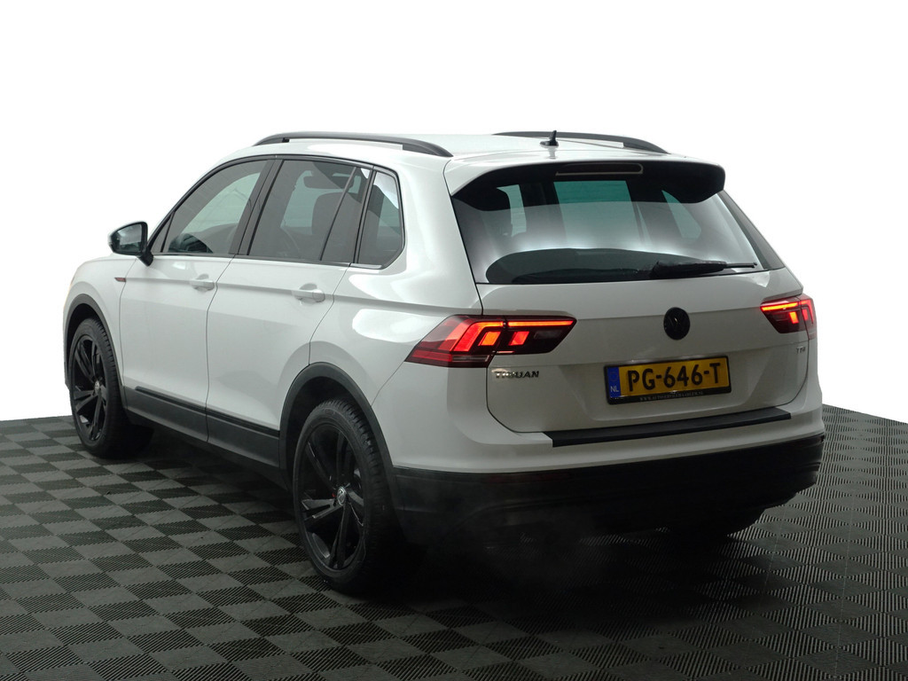 
Volkswagen Tiguan 1.4 TSI ACT R Line Aut- Sport Leder Interieur, Front Assist, Clima, Cruise vol									