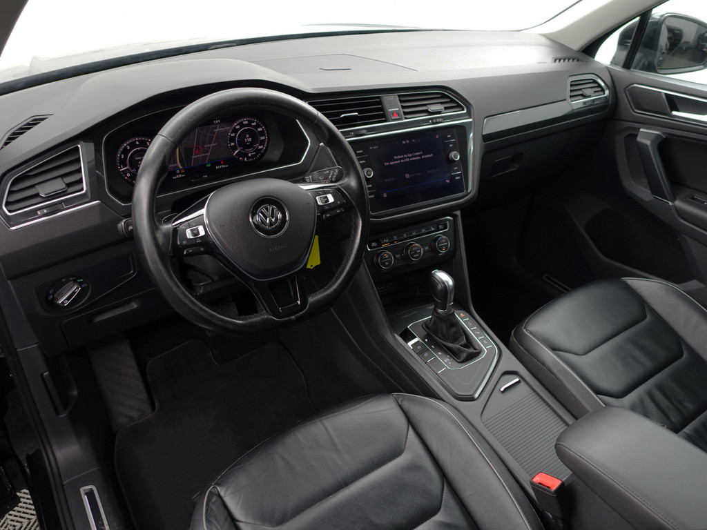 
Volkswagen Tiguan 1.5 TSI R-Line Advance Aut- Panoramadak, Stuur/Stoelverwarming, Memory, Park Assist, Park Pilot vol									