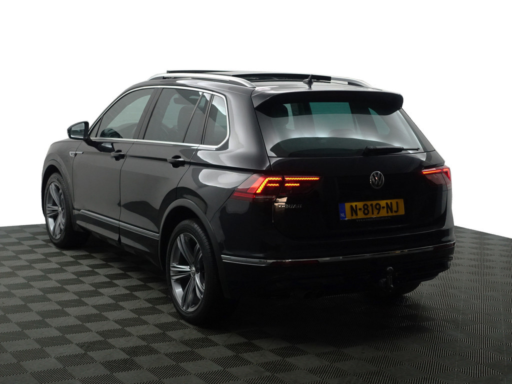
Volkswagen Tiguan 1.5 TSI R-Line Advance Aut- Panoramadak, Stuur/Stoelverwarming, Memory, Park Assist, Park Pilot vol									