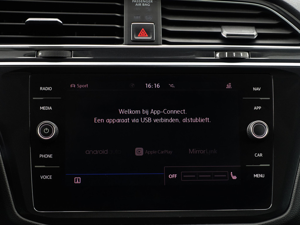 
Volkswagen Tiguan 1.5 TSI R-Line Advance Aut- Panoramadak, Stuur/Stoelverwarming, Memory, Park Assist, Park Pilot vol									