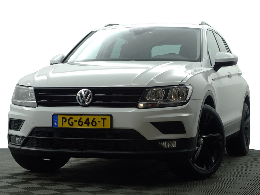 
Volkswagen Tiguan 1.4 TSI ACT R Line Aut- Sport Leder Interieur, Front Assist, Clima, Cruise vol									