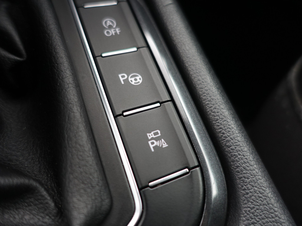 
Volkswagen Tiguan 1.5 TSI R-Line Advance Aut- Panoramadak, Stuur/Stoelverwarming, Memory, Park Assist, Park Pilot vol									