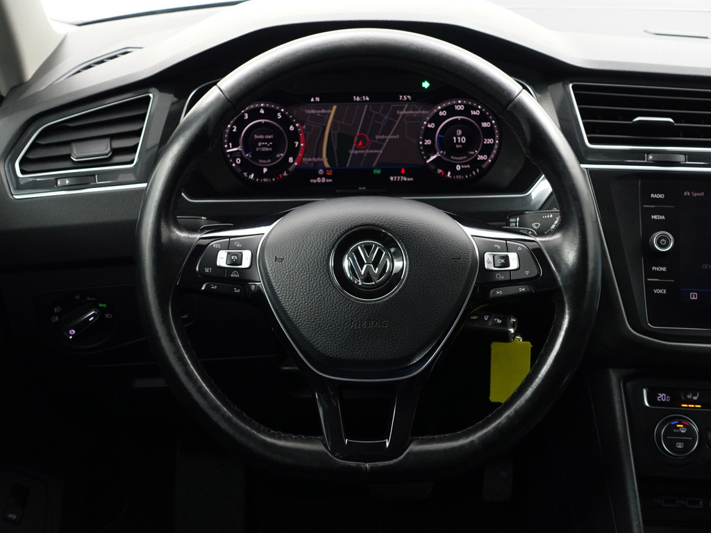 
Volkswagen Tiguan 1.5 TSI R-Line Advance Aut- Panoramadak, Stuur/Stoelverwarming, Memory, Park Assist, Park Pilot vol									