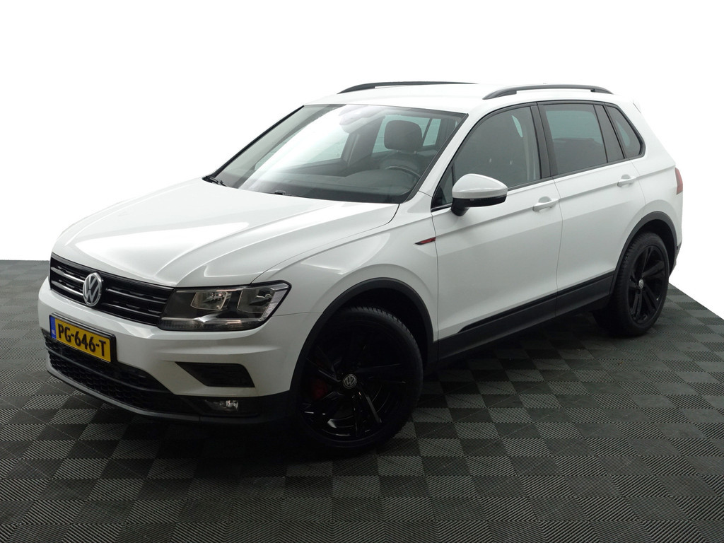 
Volkswagen Tiguan 1.4 TSI ACT R Line Aut- Sport Leder Interieur, Front Assist, Clima, Cruise vol									