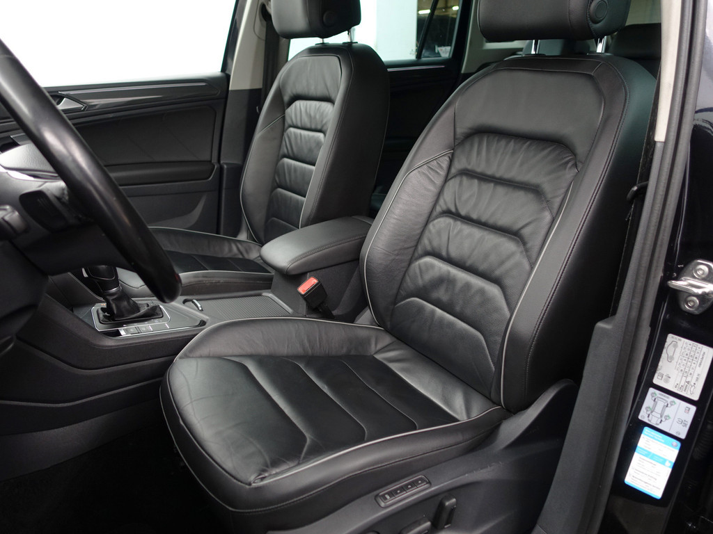 
Volkswagen Tiguan 1.5 TSI R-Line Advance Aut- Panoramadak, Stuur/Stoelverwarming, Memory, Park Assist, Park Pilot vol									