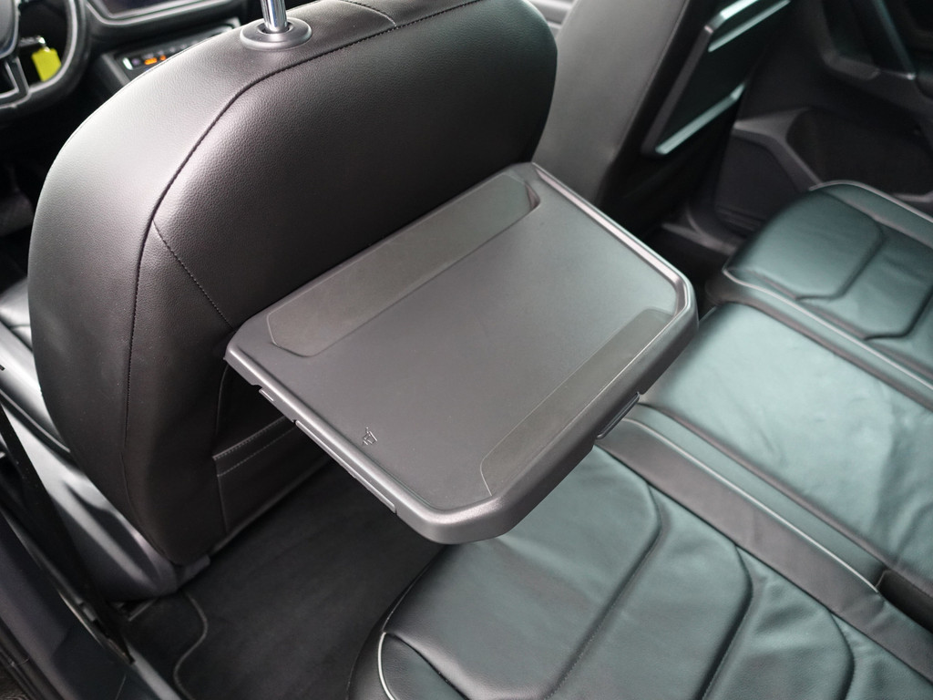 
Volkswagen Tiguan 1.5 TSI R-Line Advance Aut- Panoramadak, Stuur/Stoelverwarming, Memory, Park Assist, Park Pilot vol									