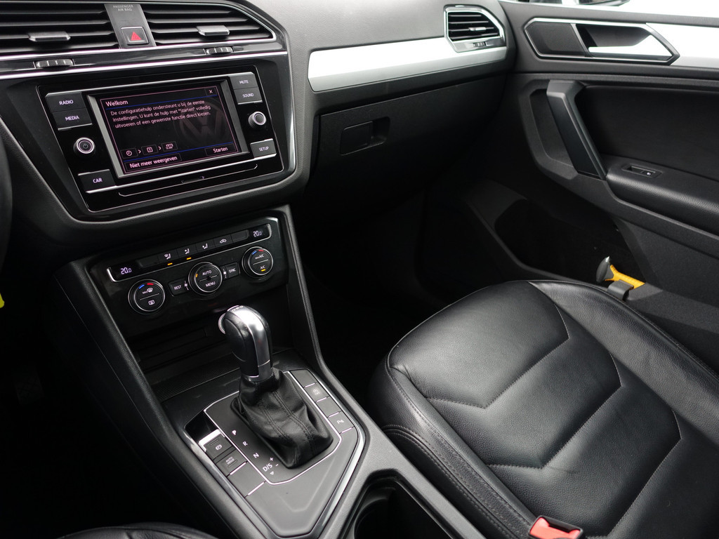 
Volkswagen Tiguan 1.4 TSI ACT R Line Aut- Sport Leder Interieur, Front Assist, Clima, Cruise vol									