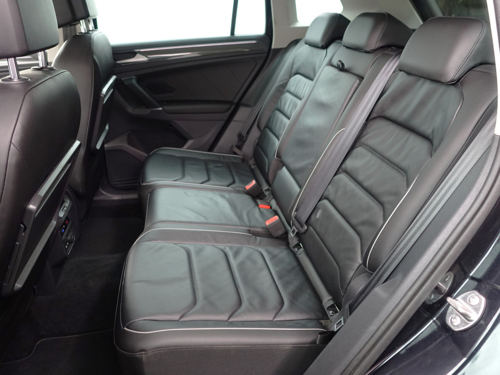 
Volkswagen Tiguan 1.5 TSI R-Line Advance Aut- Panoramadak, Stuur/Stoelverwarming, Memory, Park Assist, Park Pilot vol									